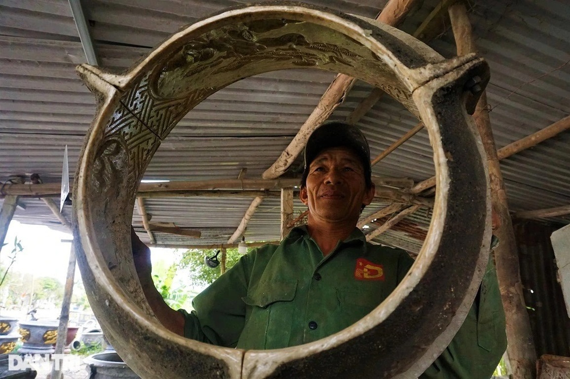 Gần Tết, thợ xoay chậu làm ngày, làm đêm không hết việc - 6 Gần Tết, thợ xoay chậu làm ngày, làm đêm không hết việc - 6