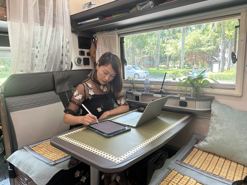 Vì sao nhiều người đồng loạt bỏ nhà đất để sống trong ô tô? - 2 Vì sao nhiều người đồng loạt bỏ nhà đất để sống trong ô tô? - 2