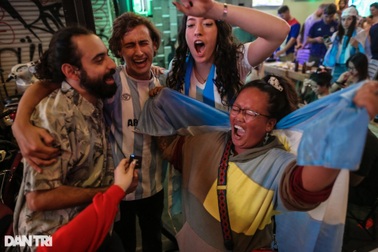 Gỡ visa cứu du lịch, hút "khách sộp" đến tiêu tiền ở Việt Nam