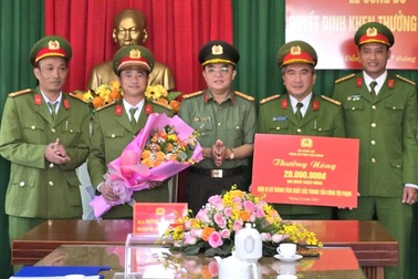 Khen thưởng công an phá nhanh vụ trộm túi xách hoa hậu Mexico ở Đà Lạt