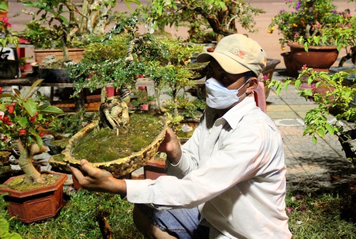 Trắng đêm ở chợ hoa: 4 năm qua, tôi chưa đón giao thừa cùng gia đình - 2 Trắng đêm ở chợ hoa: 4 năm qua, tôi chưa đón giao thừa cùng gia đình - 2