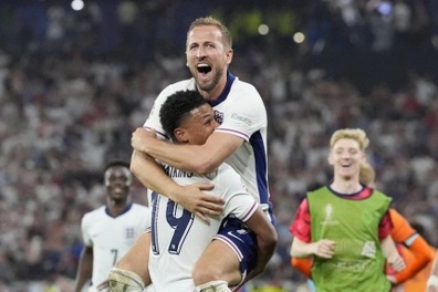 Harry Kane: "Tôi xứng đáng được hưởng phạt đền"