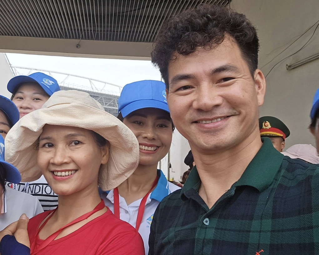 Bức ảnh hội ngộ giữa Núi Xuân Bắc và Biển Minh Nguyệt gây sốt - 2 Bức ảnh hội ngộ giữa Núi Xuân Bắc và Biển Minh Nguyệt gây sốt - 2