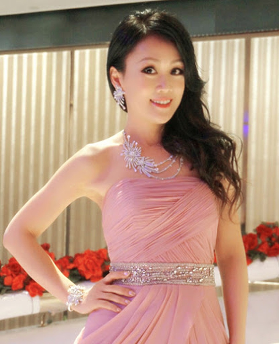 51 tuổi, Chúc Anh Đài Lương Tiểu Băng đi hát ở quán bar kiếm sống - 7 51 tuổi, Chúc Anh Đài Lương Tiểu Băng đi hát ở quán bar kiếm sống - 7