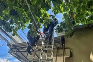 Kịp thời cứu người bị điện giật trên mái nhà ở TPHCM