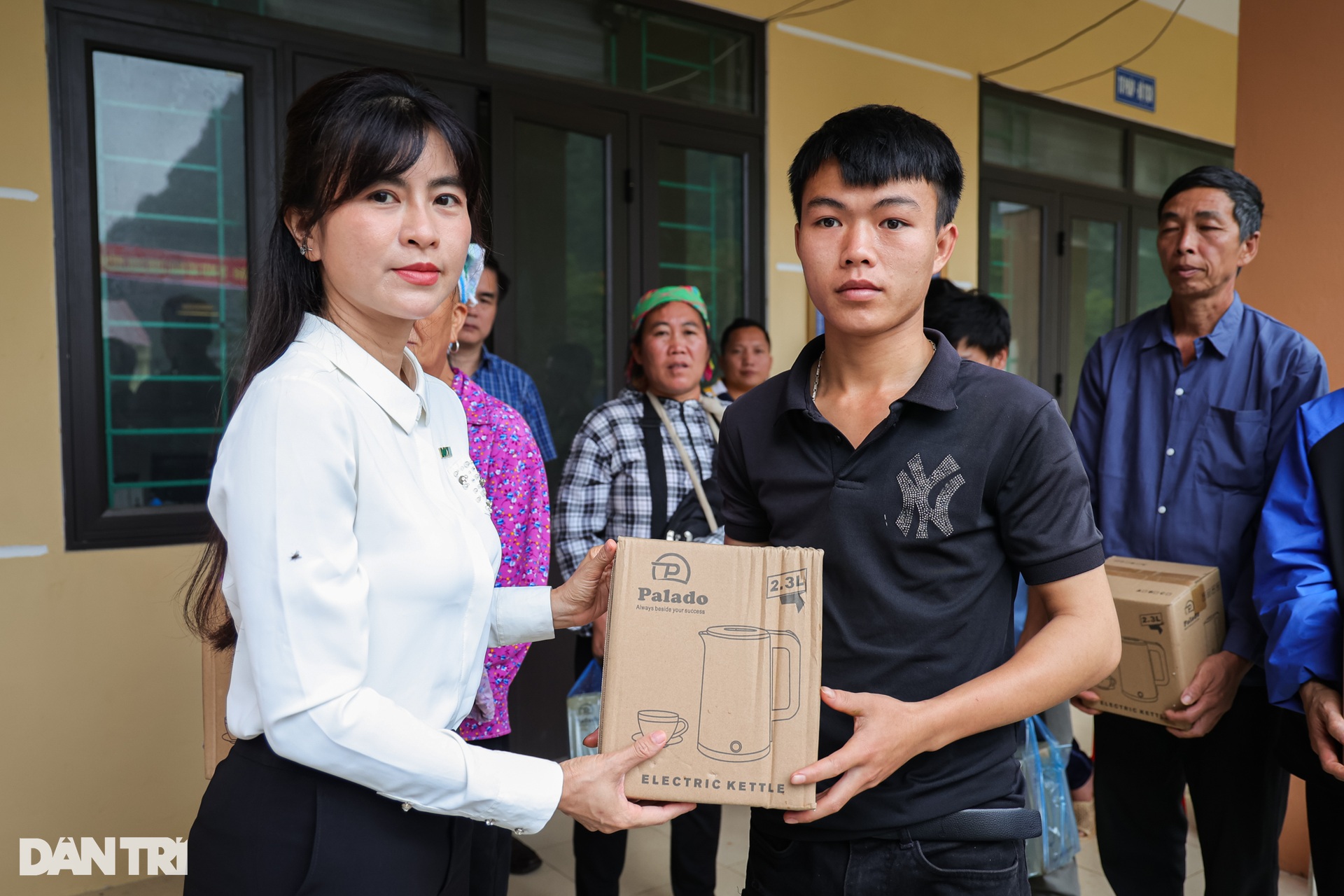 Khởi công xây dựng 8 ngôi nhà Nhân ái nơi địa đầu Tổ quốc - 8 Khởi công xây dựng 8 ngôi nhà Nhân ái nơi địa đầu Tổ quốc - 8