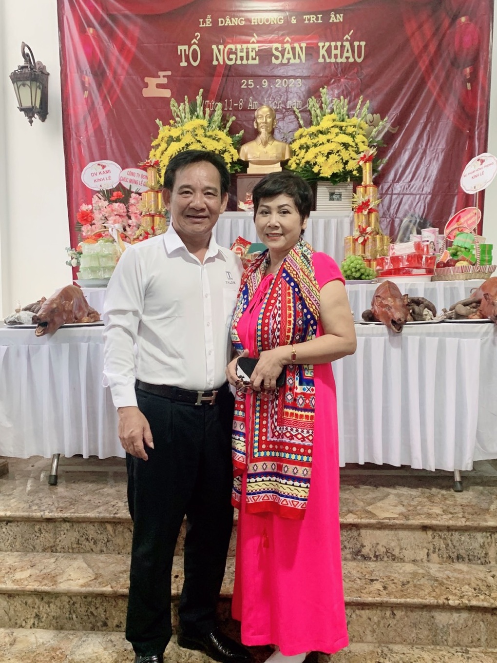 NSND Minh Hằng, NSƯT Tiến Quang xúc động trong lễ giỗ Tổ nghề sân khấu - 2 NSND Minh Hằng, NSƯT Tiến Quang xúc động trong lễ giỗ Tổ nghề sân khấu - 2