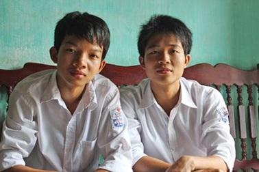 Đôi bạn thân nghèo cùng thành thủ khoa