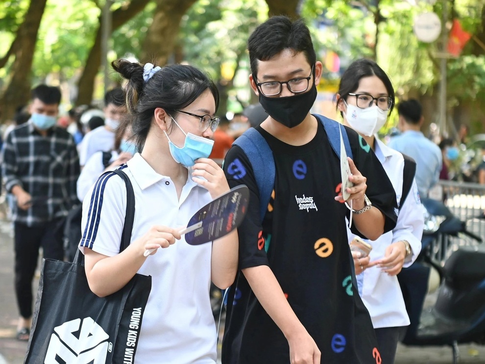 Thi tốt nghiệp đợt 2: Yếu tố an toàn của thí sinh phải đặt lên hàng đầu! - 2 Thi tốt nghiệp đợt 2: Yếu tố an toàn của thí sinh phải đặt lên hàng đầu! - 2