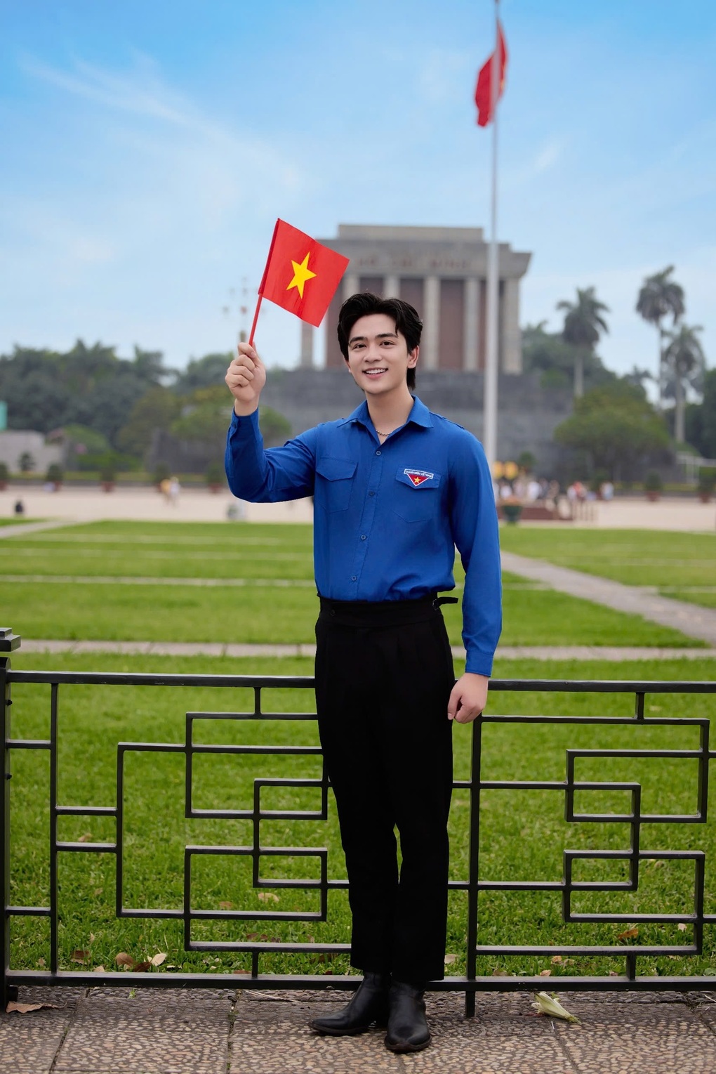Nam Vương Minh Ứng thăm Lăng Bác dịp nghỉ lễ 30/4 - 1 Nam Vương Minh Ứng thăm Lăng Bác dịp nghỉ lễ 30/4 - 1