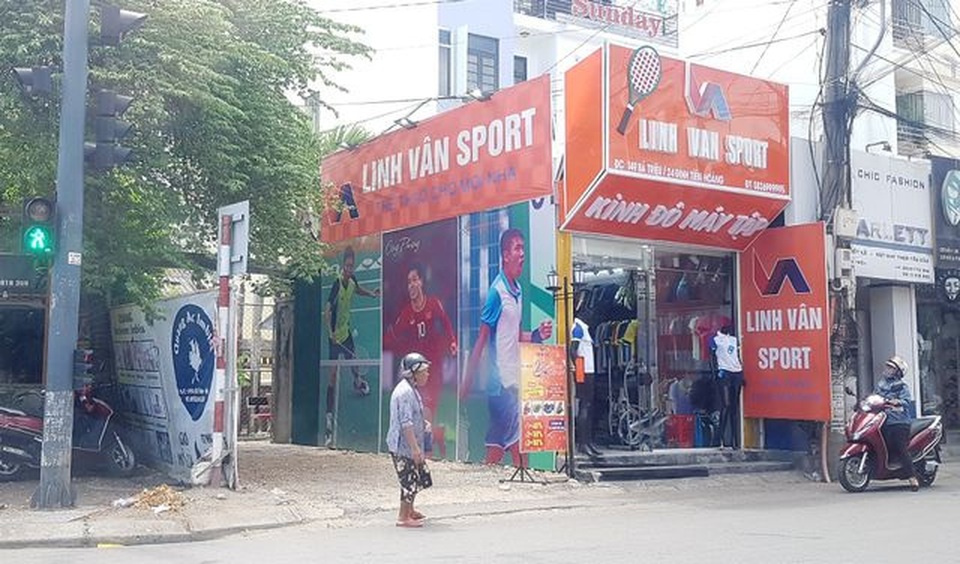 Vụ công trình sai phạm 1 năm không tháo dỡ nổi: Chủ nhà “chống lệnh” Chủ tịch TP Huế! - 5 Vụ công trình sai phạm 1 năm không tháo dỡ nổi: Chủ nhà “chống lệnh” Chủ tịch TP Huế! - 5