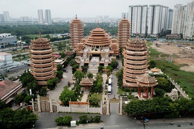 Chiêm ngưỡng ngôi chùa nắm giữ 4 kỷ lục Việt Nam ở Sài Gòn