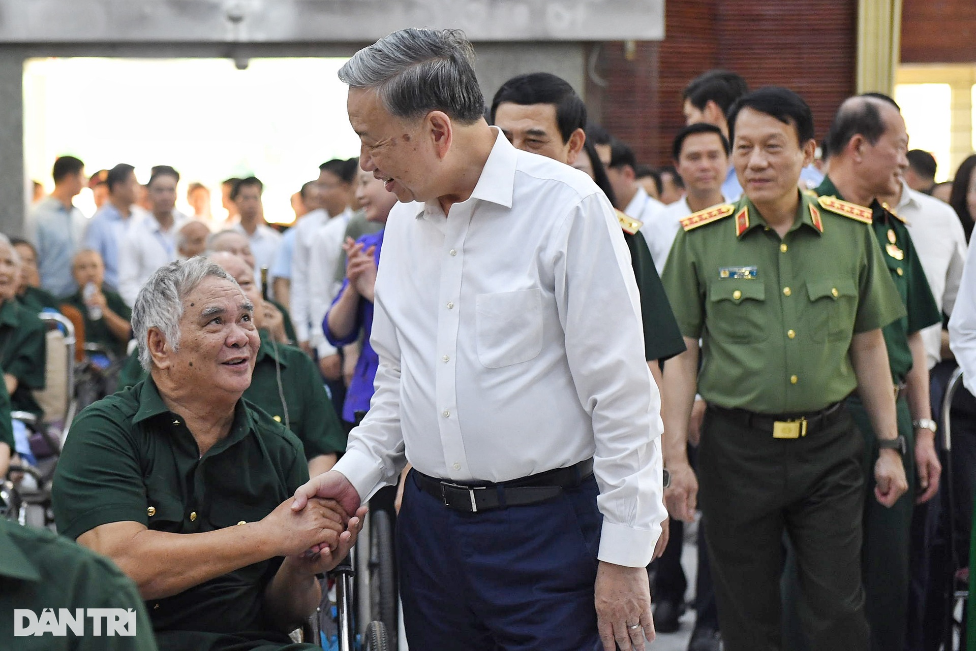Tổng Bí thư: Chăm lo, đền đáp người có công là mệnh lệnh từ trái tim! - 5 Tổng Bí thư: Chăm lo, đền đáp người có công là mệnh lệnh từ trái tim! - 5