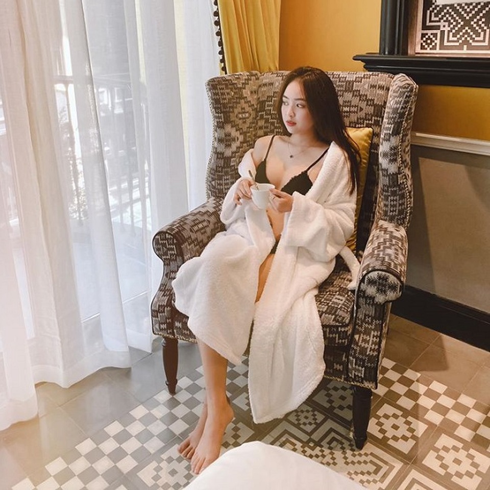 Cặp Thúy Kiều - Thúy Vân Hà Nội: Uống trà sữa là phạt đi bộ 1 vòng hồ để không béo - 12 Cặp Thúy Kiều - Thúy Vân Hà Nội: Uống trà sữa là phạt đi bộ 1 vòng hồ để không béo - 12