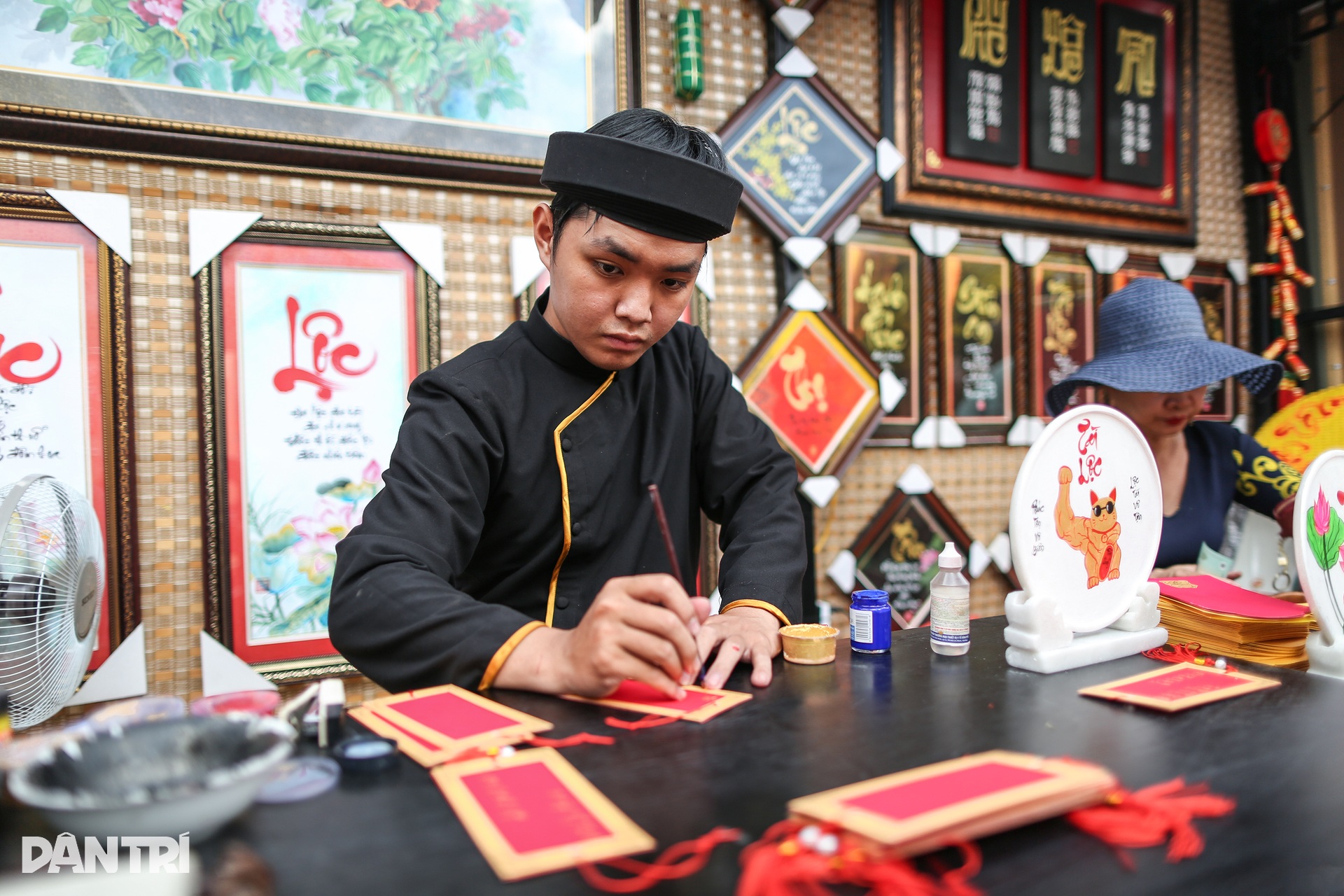 Sắc xuân ngập tràn đường phố TPHCM những ngày giáp Tết - 9 Sắc xuân ngập tràn đường phố TPHCM những ngày giáp Tết - 9