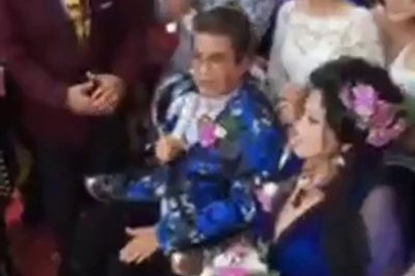 Lộ clip và ảnh đám cưới MC Thanh Bạch