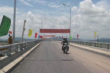 Thông xe cầu Quảng Hải, hàng chục cá nhân và tập thể được khen