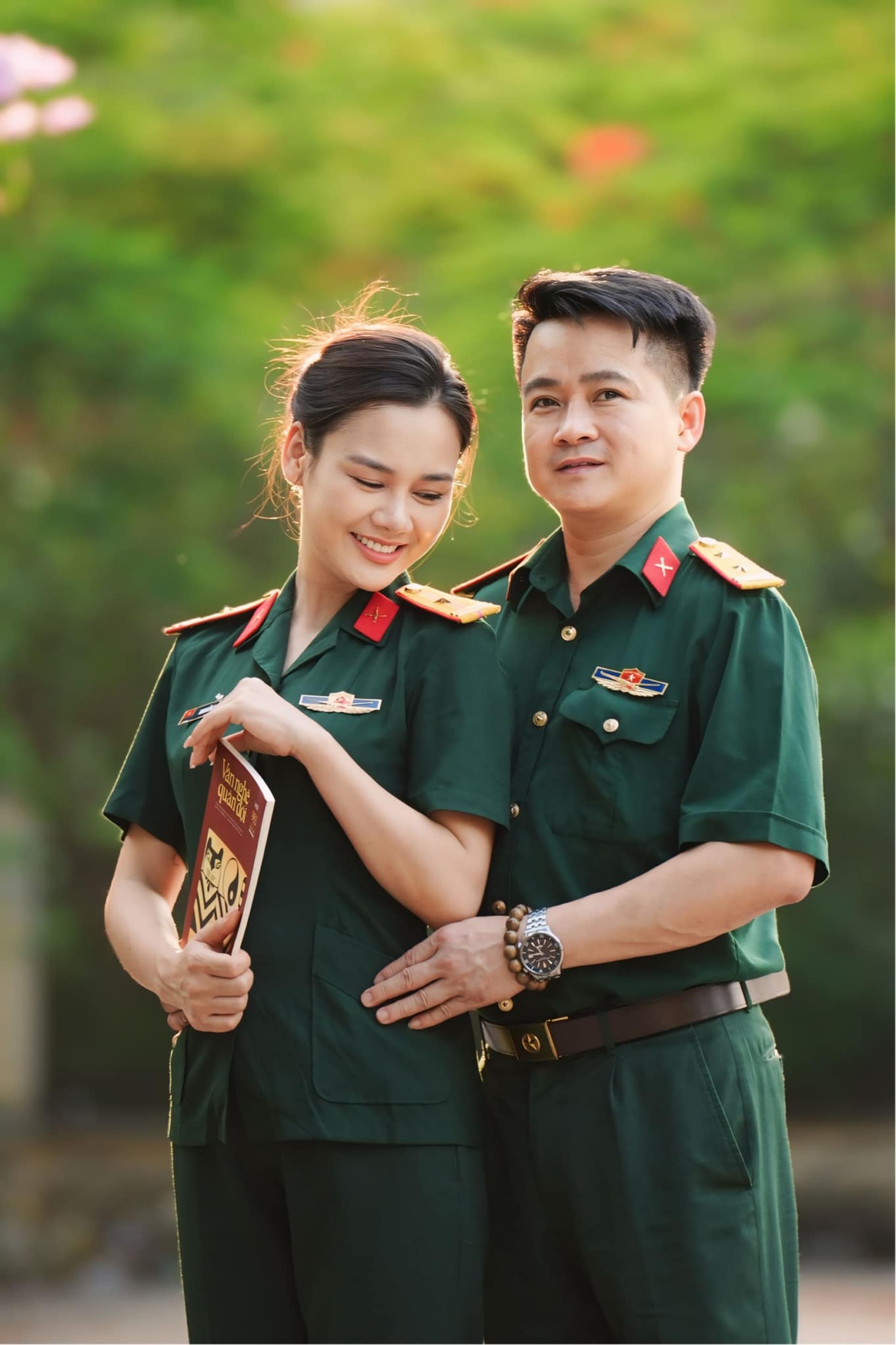 Ba bóng hồng phim Độc đạo: Người nhiều con nhất showbiz, người là Đại úy - 10