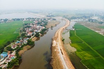 Toàn cảnh tuyến đê bê tông "khổng lồ" ngăn lụt cho nội thành Hà Nội