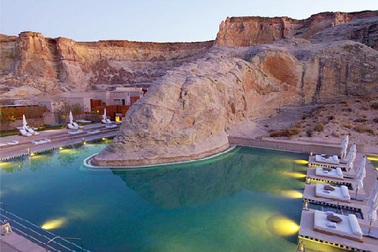 Resort “siêu sang” nằm giữa lòng sa mạc