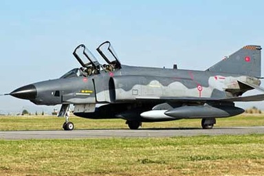 Tìm thấy mũ, giày của 2 phi công máy bay Thổ Nhĩ Kỳ bị bắn rơi