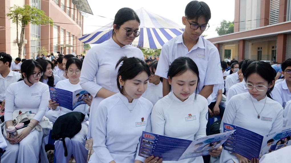 Trường Đại học Thủ Dầu Một tuyển sinh 40 ngành với 4 phương thức xét tuyển - 2 Trường Đại học Thủ Dầu Một tuyển sinh 40 ngành với 4 phương thức xét tuyển - 2