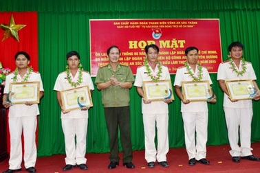 Tuyên dương nhiều gương tuổi trẻ công an tiêu biểu dịp 26/3