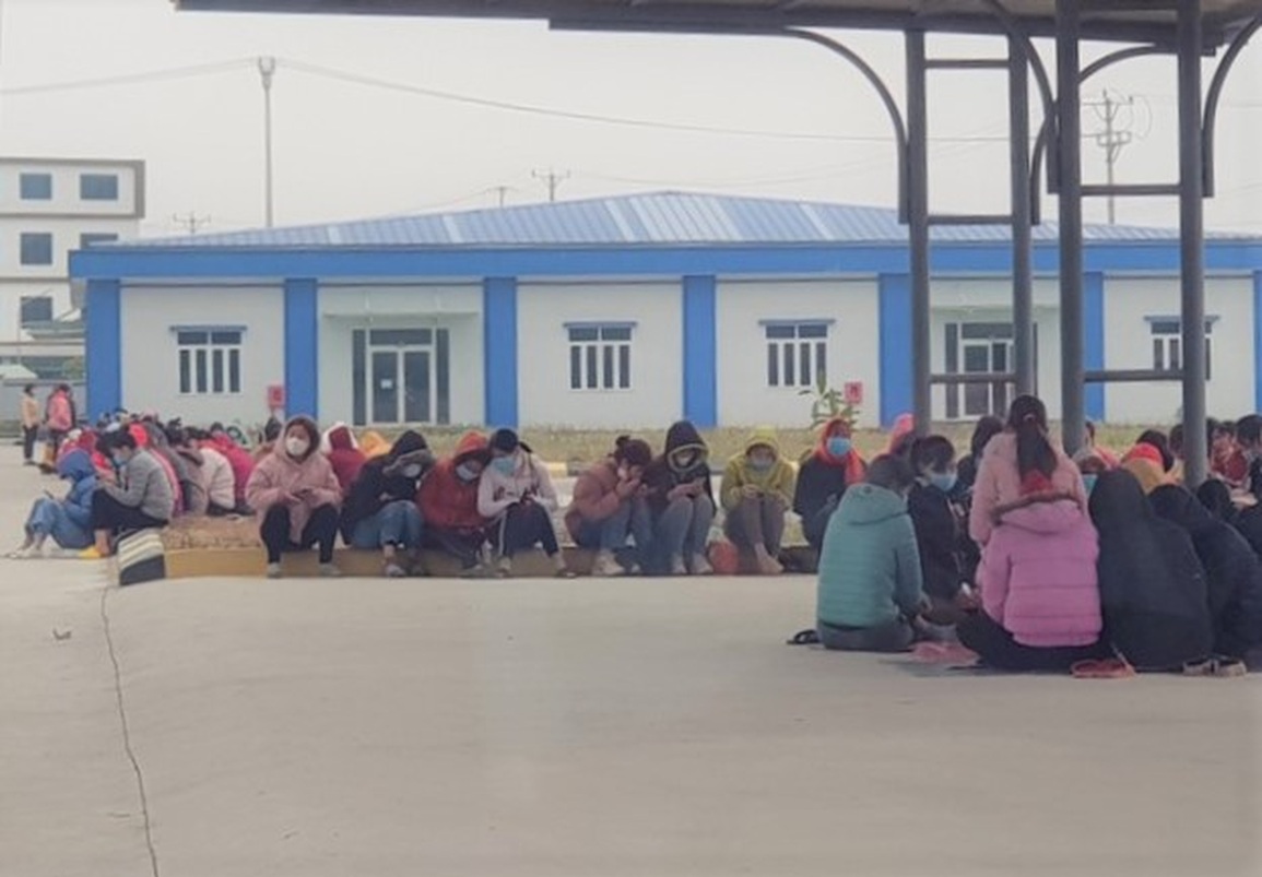 400 công nhân ở Ninh Bình đồng loạt nghỉ việc vì bị cắt thưởng Tết - 2 400 công nhân ở Ninh Bình đồng loạt nghỉ việc vì bị cắt thưởng Tết - 2