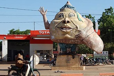 Những bức tượng độc đáo nhất thế giới