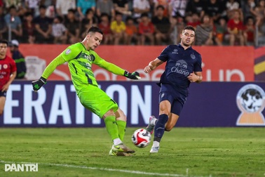 Hai cầu thủ Việt kiều đắt giá nhất đội tuyển Việt Nam sẵn sàng đấu Malaysia