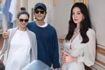 Song Hye Kyo kiêu sa hút hồn tại Pháp, Song Joong Ki hồi hộp sắp làm bố