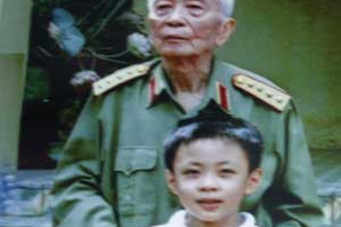 Cậu bé “thần đồng” khóc ròng vì được... mua nhà thu nhập thấp