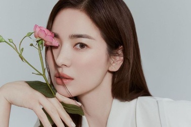 Mỹ nam nào sẽ là tình nhân của Song Hye Kyo trong phim mới?