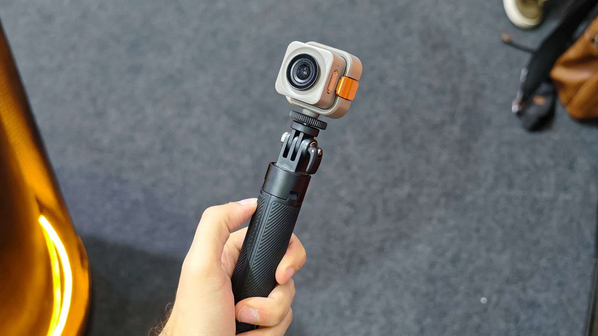 Cận cảnh RugOne Xsnap 7 Pro: Smartphone có camera hành động tháo rời - 3