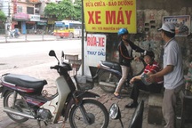 Đôi vợ chồng ung thư và lá đơn kiện chủ tịch quận 