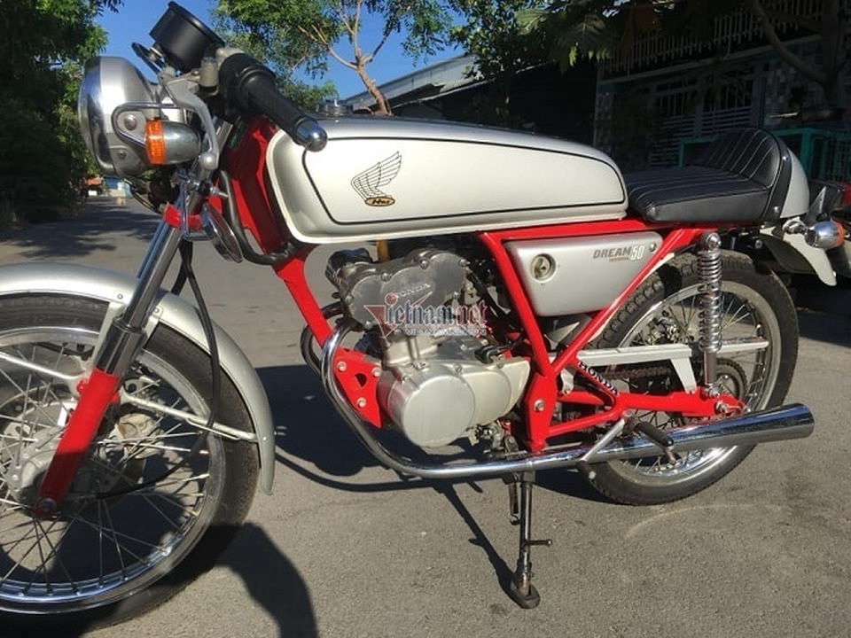 Honda Dream 50 đời 1997 giá trăm triệu ở Sài Gòn - 2 Honda Dream 50 đời 1997 giá trăm triệu ở Sài Gòn - 2