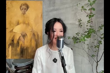 Hậu trường hài hước của Tôm-Tép giúp Hồng Nhung quay MV tại nhà