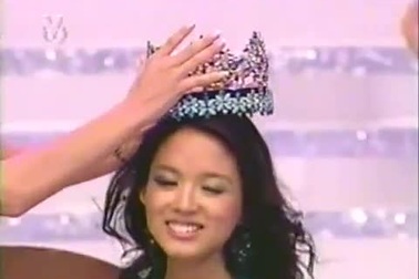 Phút đăng quang của Hoa hậu Trương Tử Lâm