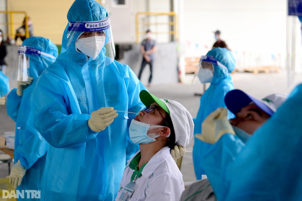 TPHCM: Phong tỏa công ty trong khu công nghệ cao vì ca nghi mắc Covid-19 - 3 TPHCM: Phong tỏa công ty trong khu công nghệ cao vì ca nghi mắc Covid-19 - 3