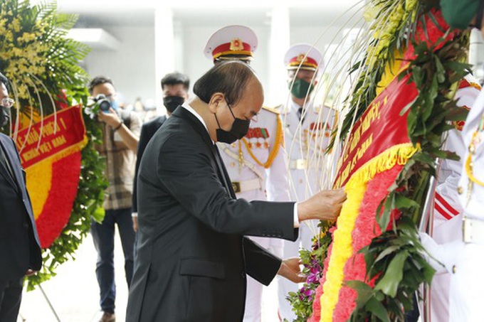 Cử hành trọng thể Quốc tang nguyên Tổng Bí thư Lê Khả Phiêu - Ảnh 2. Cử hành trọng thể Quốc tang nguyên Tổng Bí thư Lê Khả Phiêu - Ảnh 2.