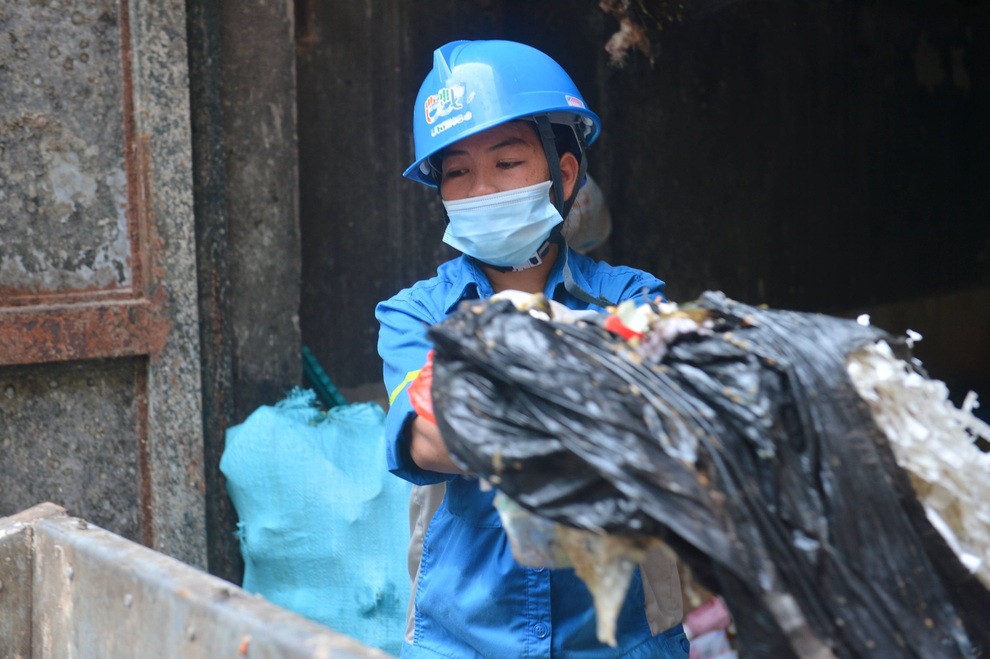 Công ty bị sờ gáy đã nợ 300 công nhân môi trường 4,3 tỷ đồng? - 2 Công ty bị sờ gáy đã nợ 300 công nhân môi trường 4,3 tỷ đồng? - 2