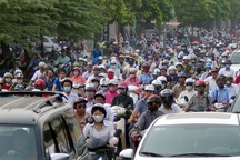 Hà Nội cấm xe máy ngoại tỉnh: Cấm xe máy dân đi bằng gì?