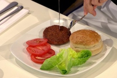 Bánh hamburger “thịt nhân tạo” đầu tiên trên thế giới có giá gần 7 tỷ 