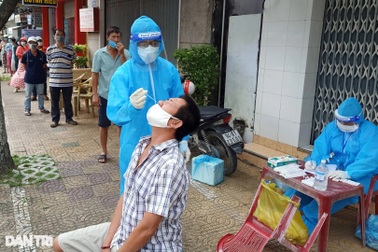 Lào Cai xác định 255 F1 của ca Covid-19, Sóc Trăng điều trị F0 tại nhà