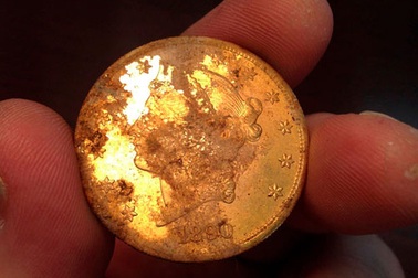 Bỗng dưng "đổi đời" nhờ tìm thấy kho báu triệu đô