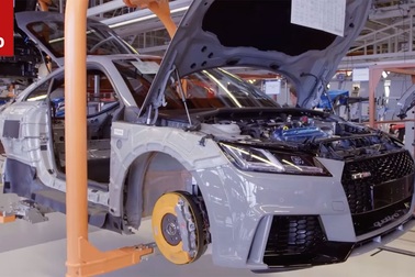 Thăm dây chuyền lắp ráp xe thể thao Audi TT RS
