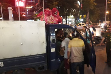 Hà Nội: Chủ xe múa lân đột tử giữa phố