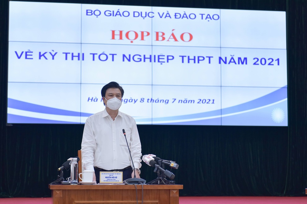 Nóng: Bộ GD-ĐT thừa nhận có sự cố lọt đề thi tốt nghiệp THPT môn Toán - 1 Nóng: Bộ GD-ĐT thừa nhận có sự cố lọt đề thi tốt nghiệp THPT môn Toán - 1