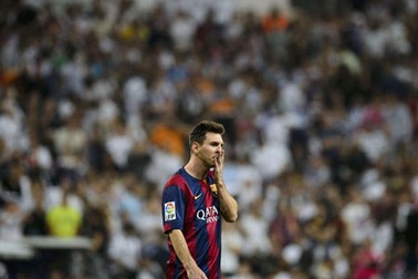 Messi nén đau đá "Siêu kinh điển", Casillas "tị nạnh" với Raul