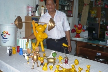 Ông giáo Tâm “chơi”… vỏ trứng